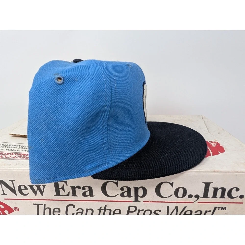 VINTAGE UNC Tar Heels Hat Cap Fitted Mens 7 1/2 NCAA Basketball 5950 New Era 90s